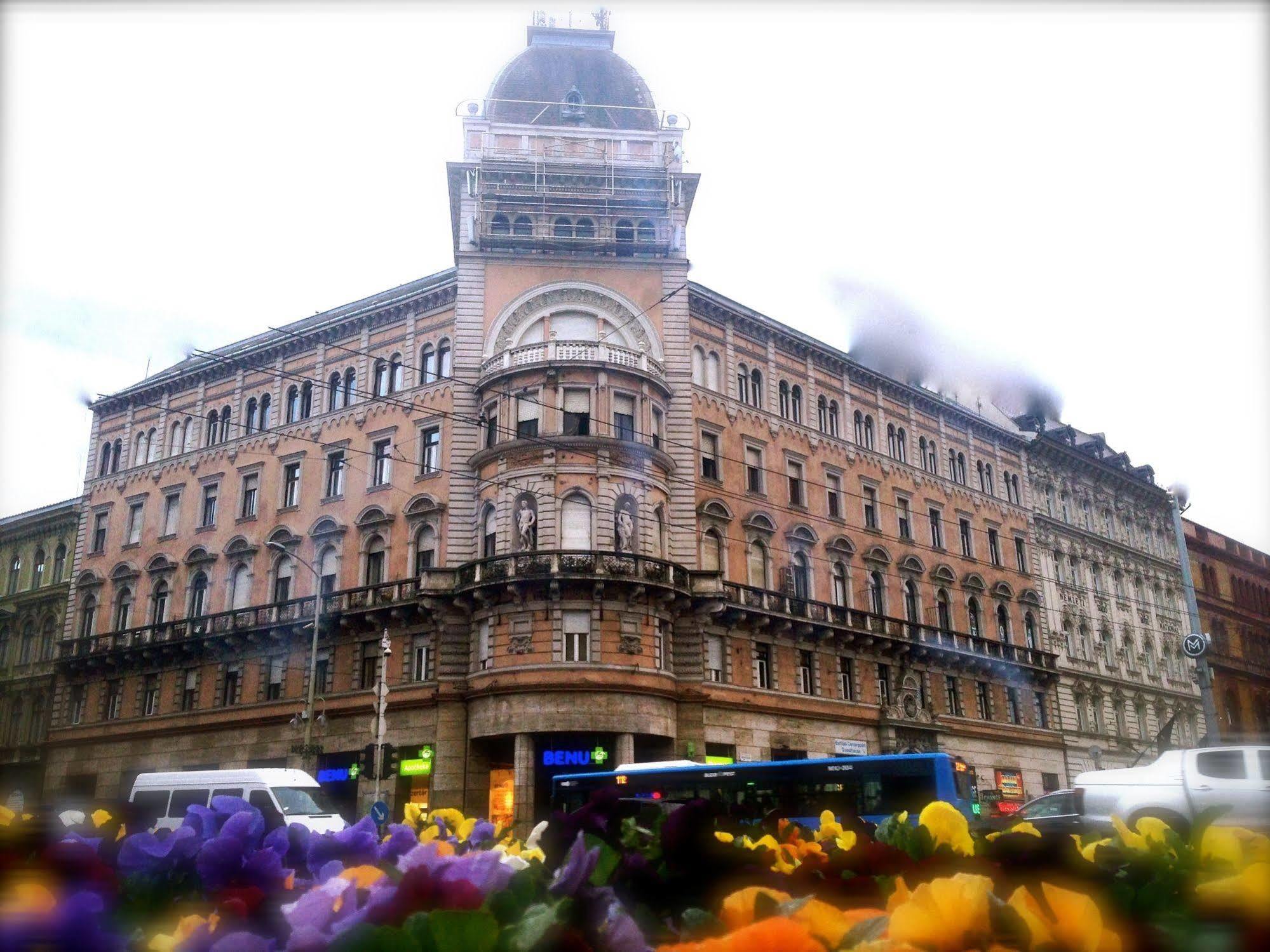Europa Centerpoint Guesthouse Budapest Exterior foto